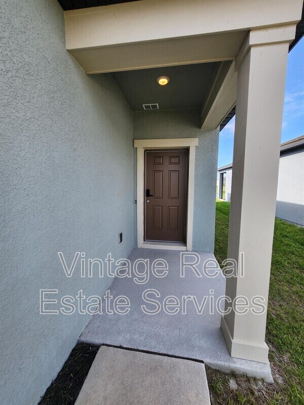 Building Photo - 2340 Harris Hawk Ave