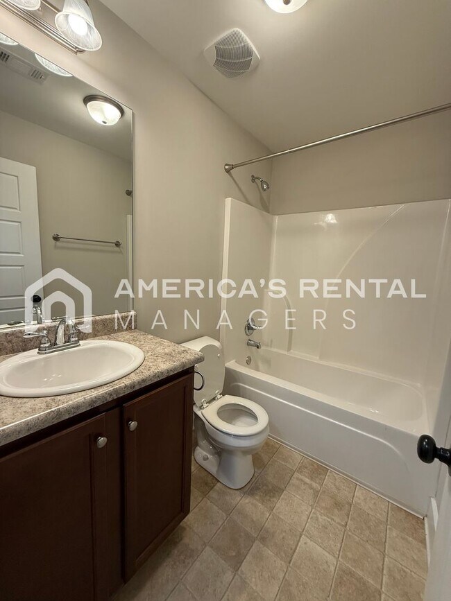 Building Photo - Townhome for Rent in Chelsea! COMING SOON!