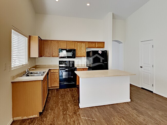 Building Photo - 10630 W Windsor Ave