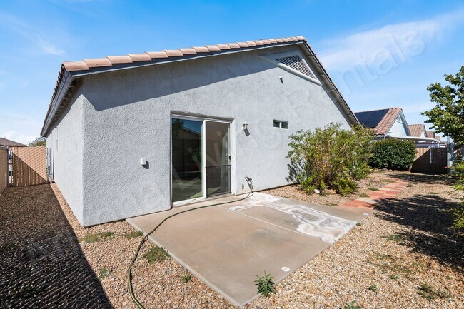 Building Photo - CHAPARRAL MESA AWAITS