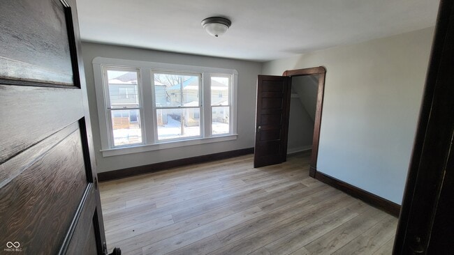 Building Photo - 852 N Rural St