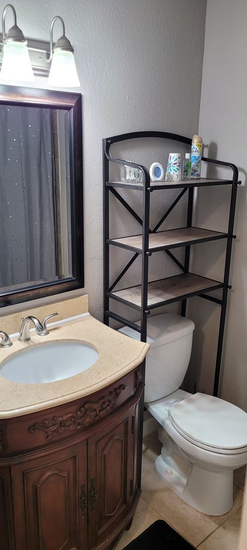 Building Photo - Funished Resort Style Condo in Gated Community- River Front