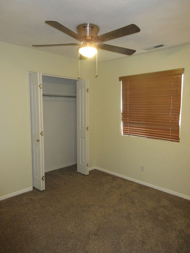 Building Photo - Move-In Bonus!!! 3 bedroom - 2 bath - located in Enoch