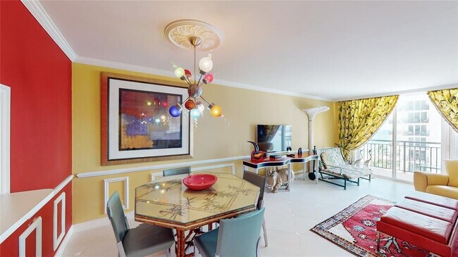 Building Photo - 1149 Hillsboro Mile