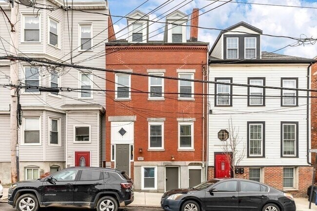 Building Photo - 353 Sumner St