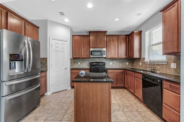 Building Photo - 4121 William Dehaes Dr