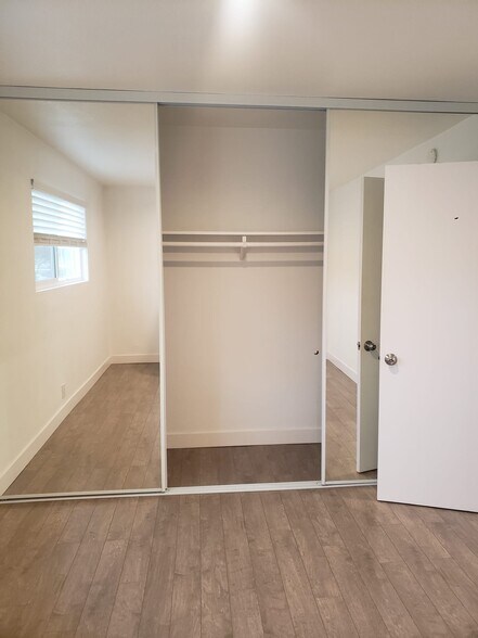 Building Photo - 4326 W 163rd St