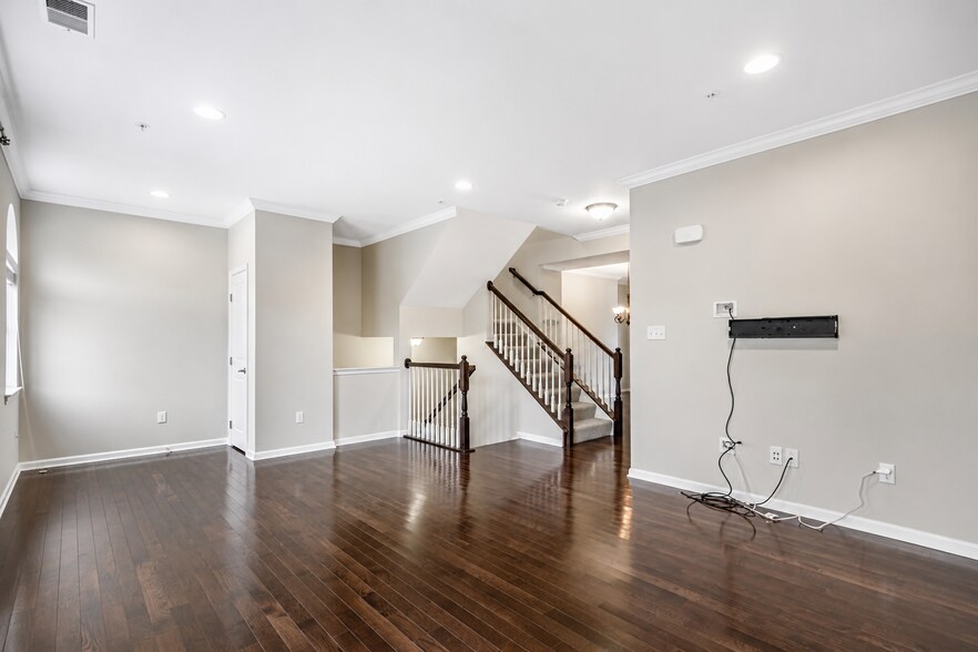 Building Photo - 248 Broadstone Dr