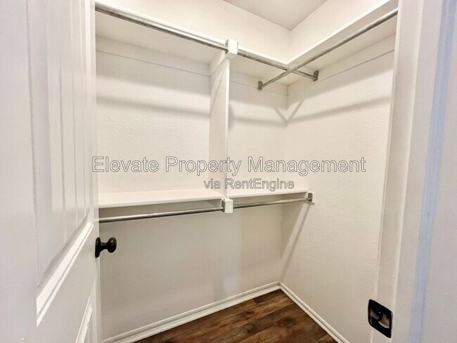 Building Photo - 16405 Otter Dr