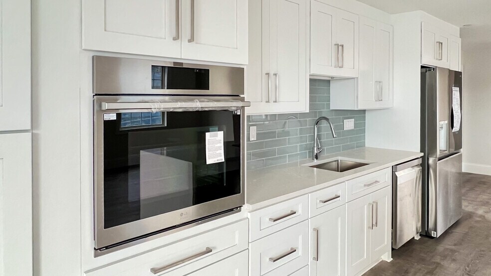 Building Photo - 131 Cambridge St