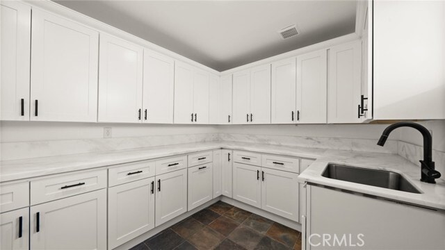 Building Photo - 521 Avenue C