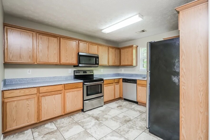 Building Photo - 67 Kenzi Way SW