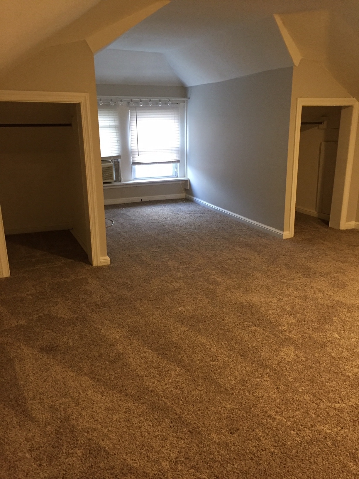 Building Photo - 108 W 6th Ave