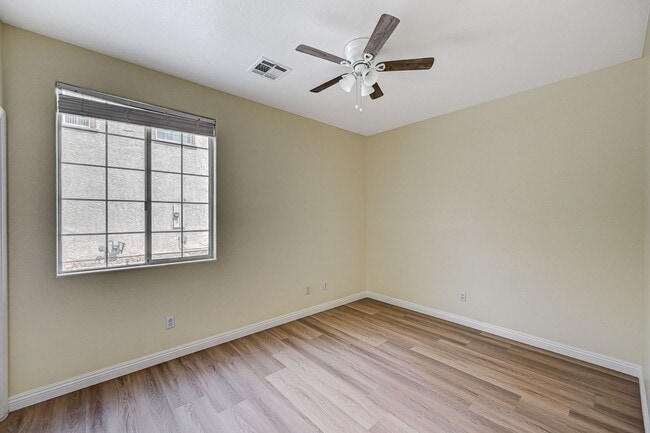 Building Photo - Southern Terrace Single Family Home