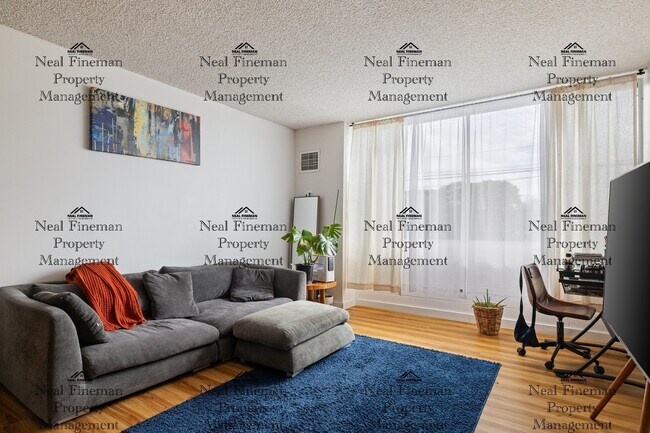 Building Photo - Unfurnished  1 Bed / 1 Bath Condo. 1 assigned covered parking stall. Rent Includes: AC Central, C...