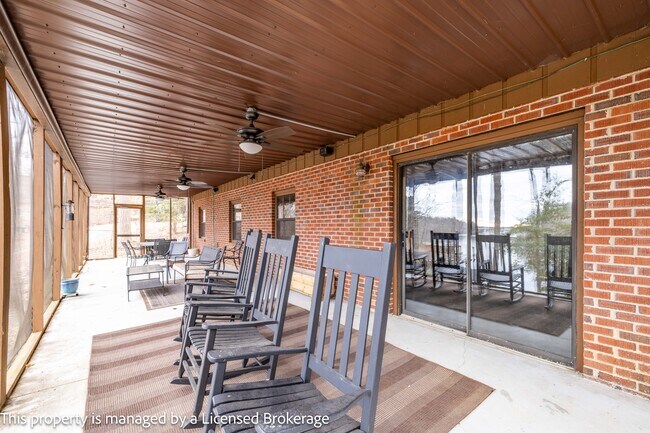 Building Photo - 418 Fiddlers Ghost Cir