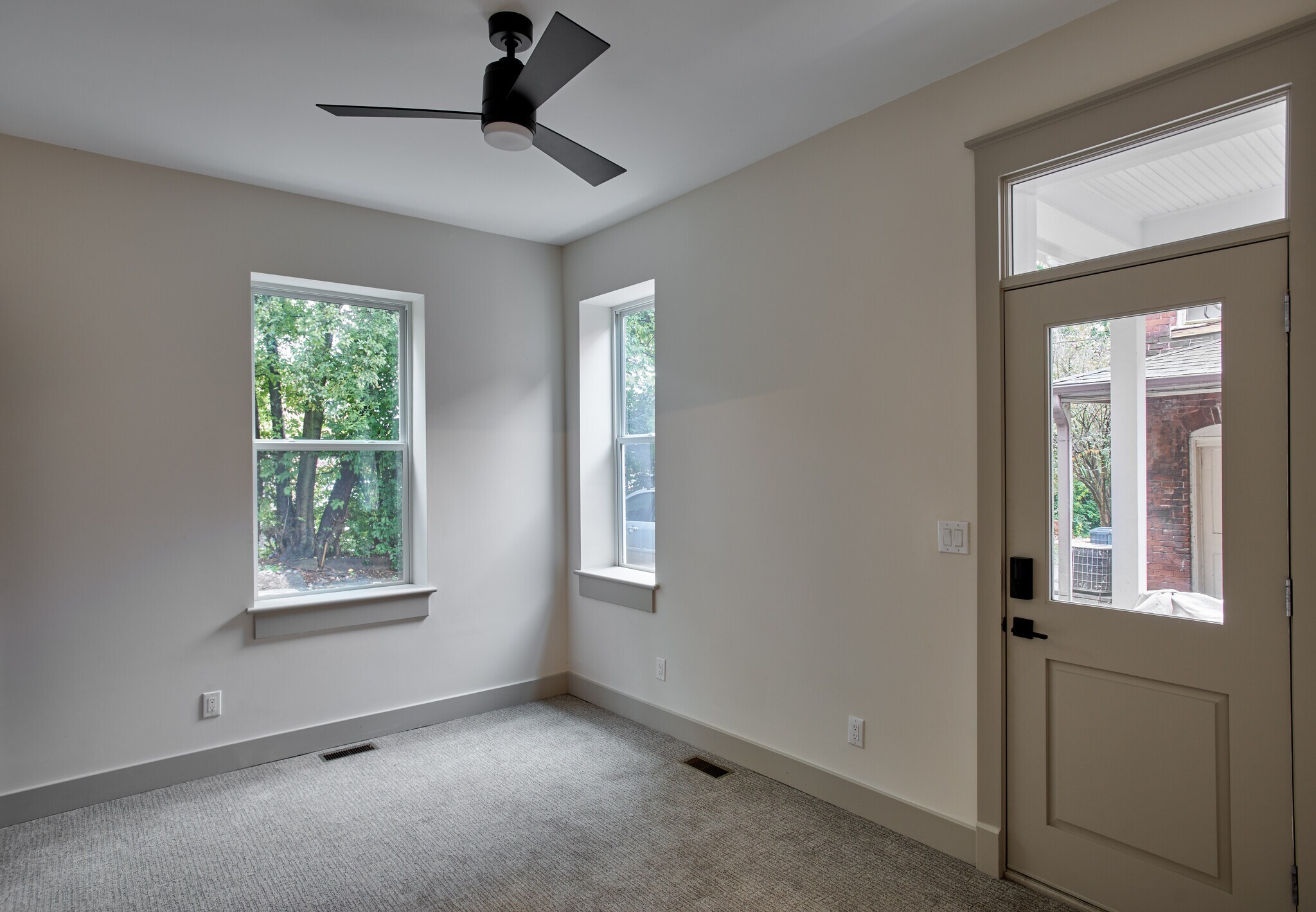 Building Photo - 509 N Central St