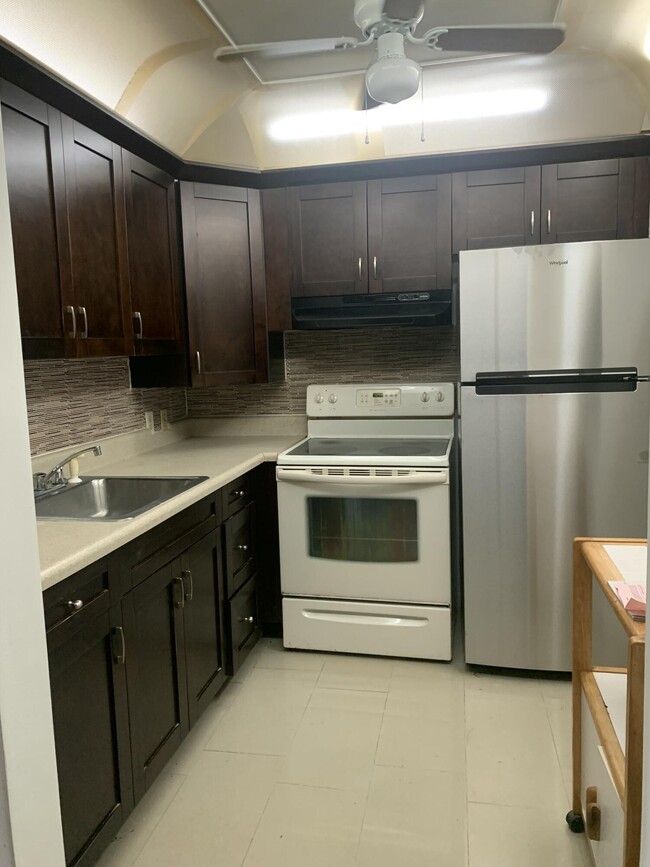 Building Photo - 7 Suffolk A