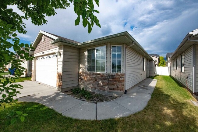 Building Photo - 238 Caleb Dr