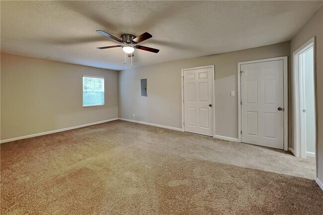 Building Photo - 603 Brolley Ct