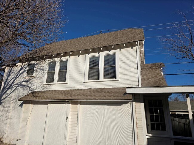 Building Photo - 1725 NW 18th St