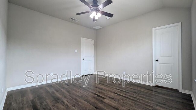 Building Photo - 505B Kacie Dr