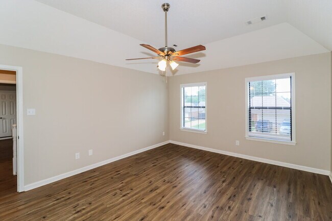 Building Photo - 7733 Deerfield Trce