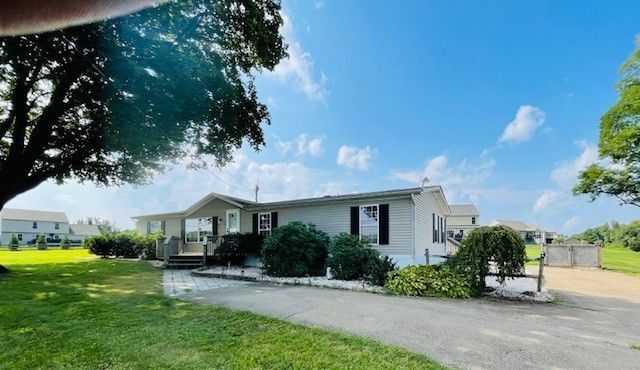 Primary Photo - 493 Waterway Rd