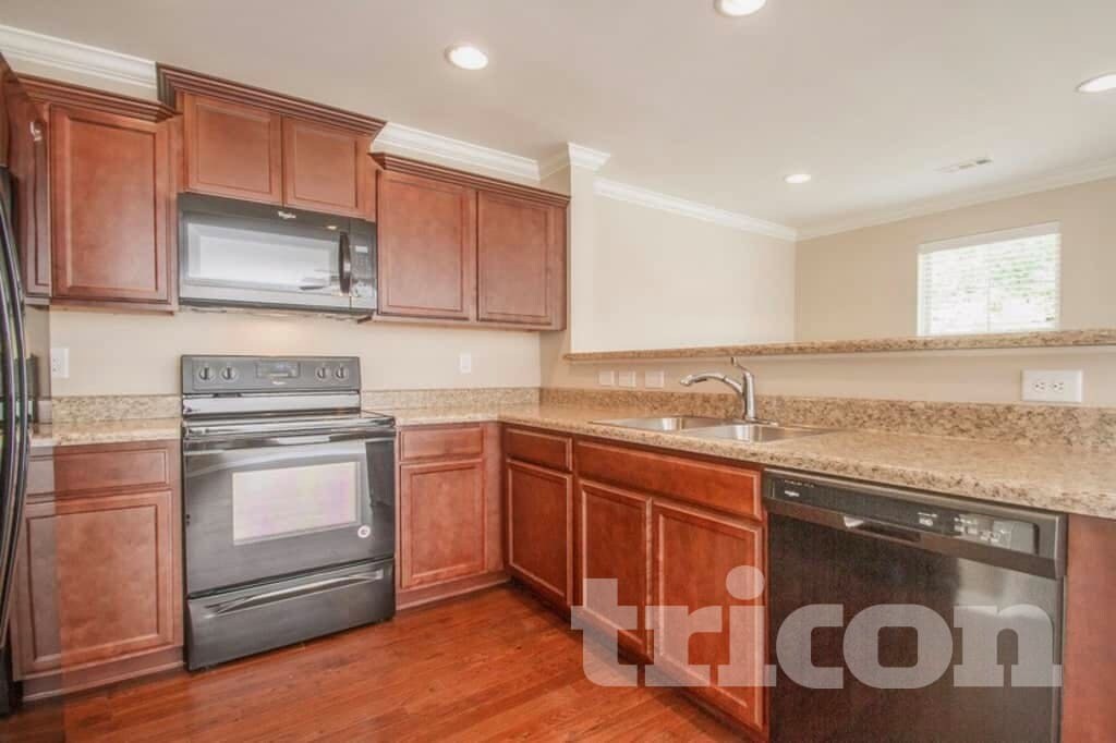 Building Photo - 7100 Colquitt Wy