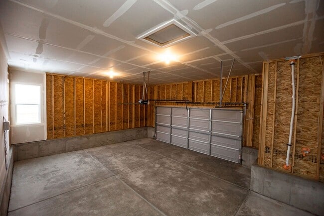 Building Photo - Beautiful Home in Mosaic Neighborhood