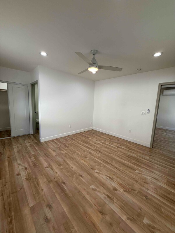 Building Photo - 4925 E San Rafael St