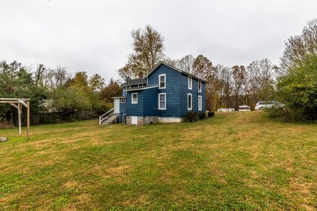 Building Photo - 5247 Alberene Rd