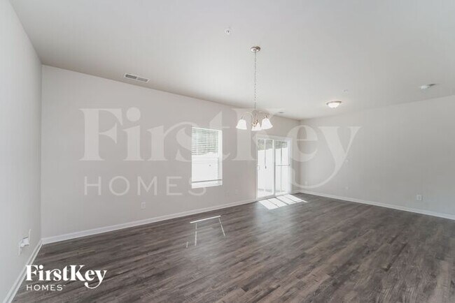 Building Photo - 2094 Cypress Village Dr NW