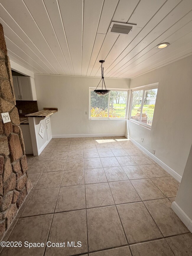 Building Photo - 100 Tampa Ave