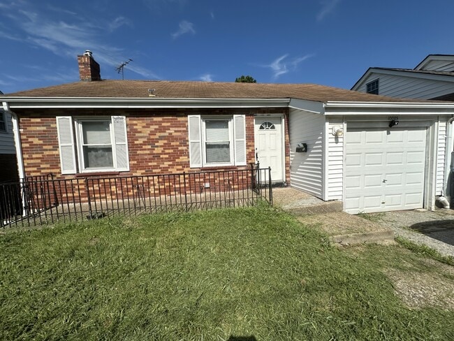 Building Photo - 10005 Sheldon Dr