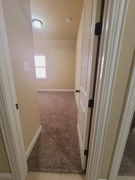 Building Photo - 10632 Helen Dr