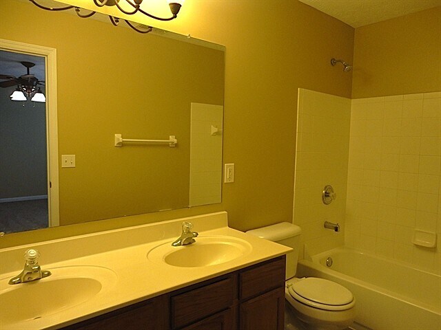 Building Photo - 1472 Blake Ct
