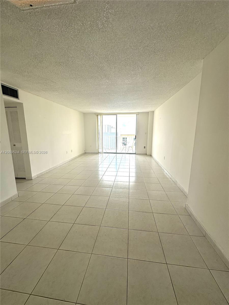 Building Photo - 4675 W 18th Ct