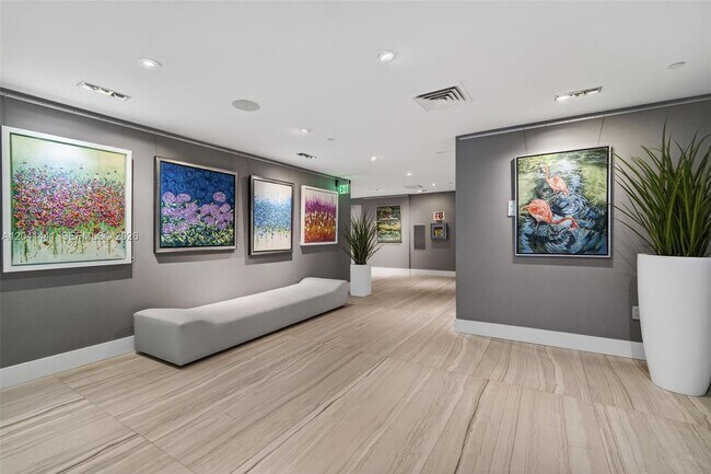 Building Photo - 333 Las Olas Way