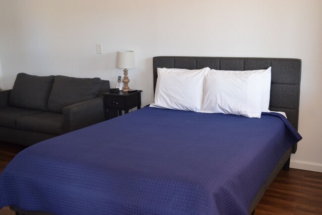 Room 12 Interior - 18055 N Saint Vrain Dr