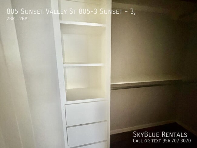 Building Photo - 805 W Sunset Valley St