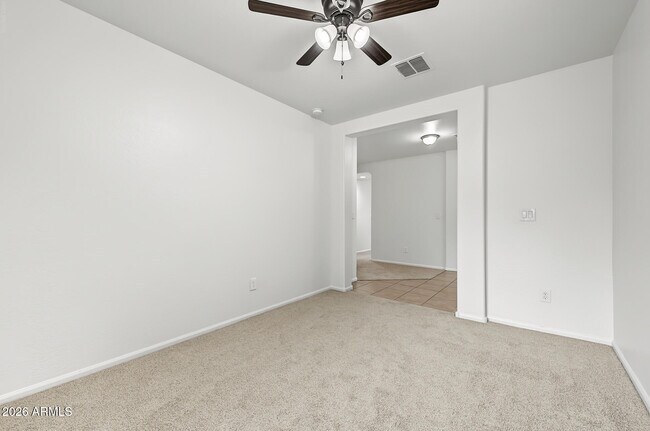 Building Photo - 6135 E Paradise Ln
