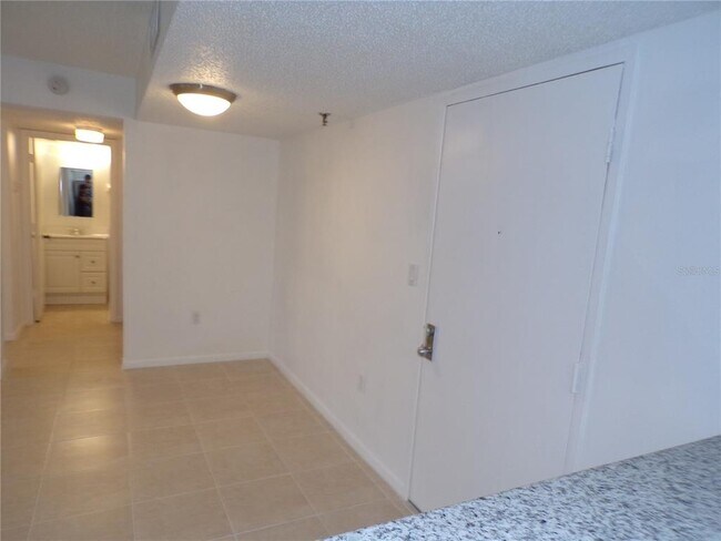 Building Photo - 21405 Olean Blvd