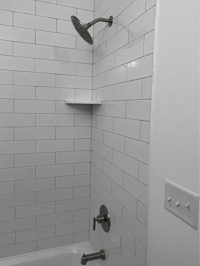 Building Photo - 16 Stevens Ave