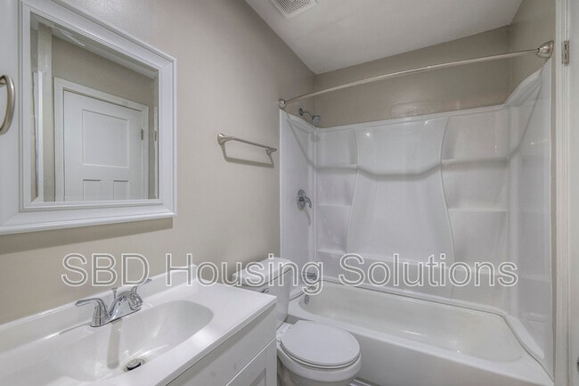 Building Photo - 13903 Falkirk Cir