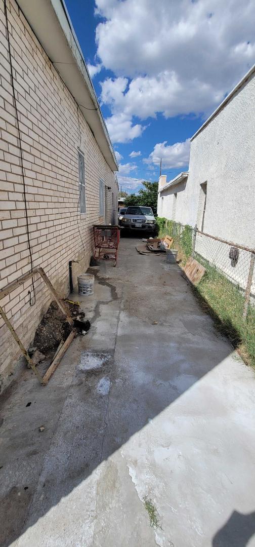 Building Photo - 3031 Findley Ave