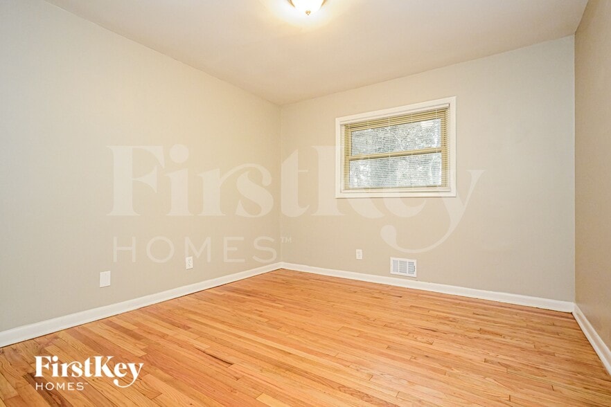 Building Photo - 2344 Tiffany Cir