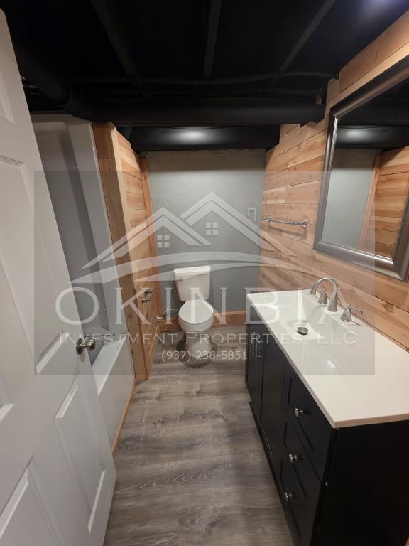 Building Photo - 1038 Rossiter Dr