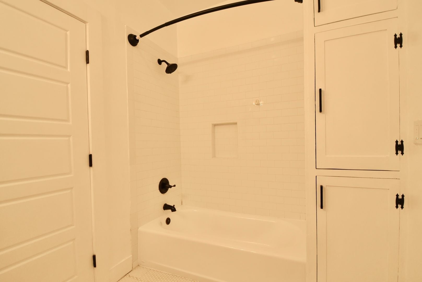 Building Photo - 2214 Elsinore St