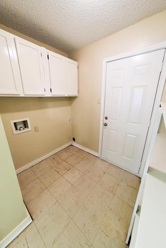 Building Photo - 6932 County Rd 381